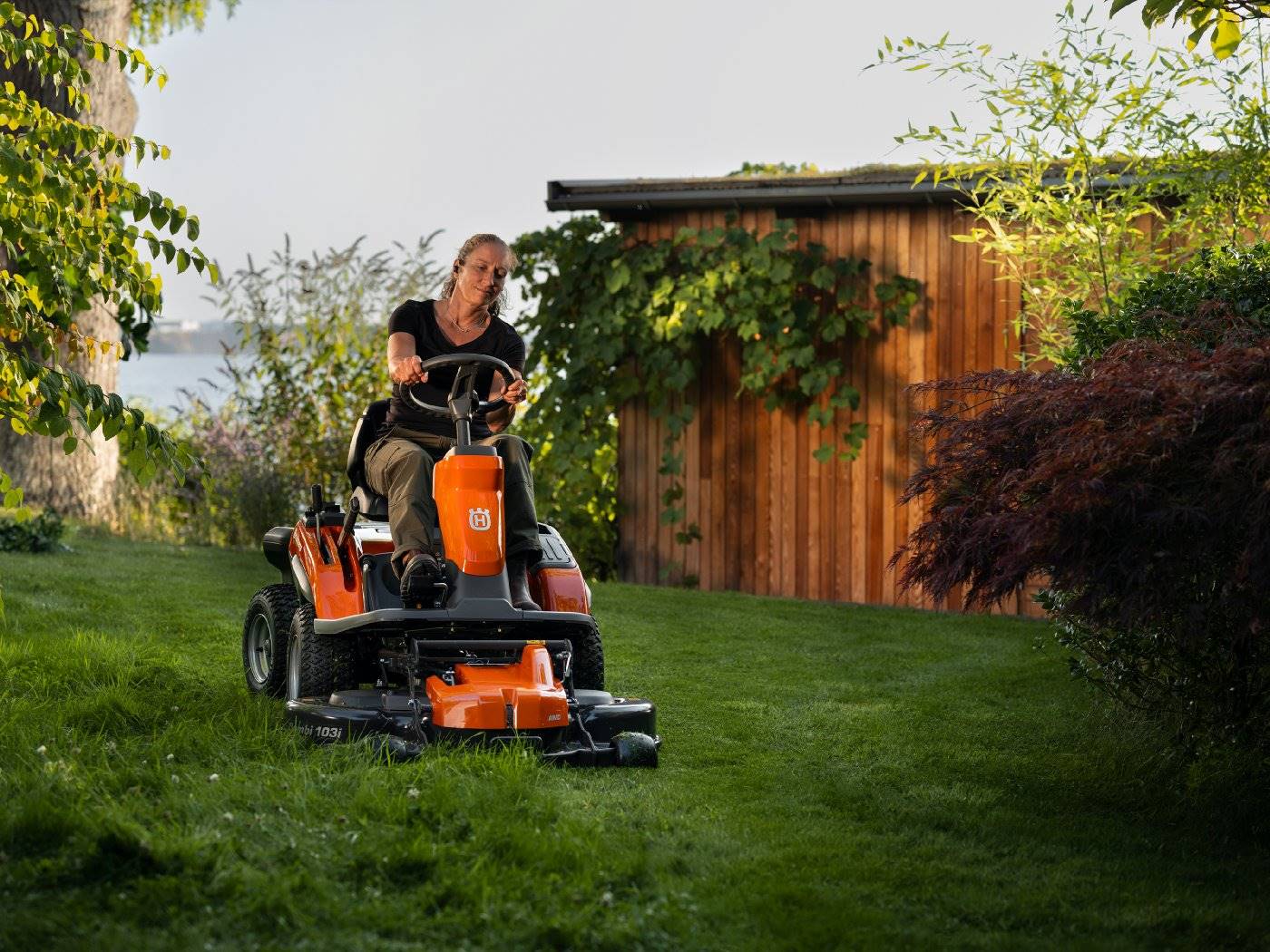 Husqvarna Akku-Frontmäher R 200iX AWD Dualbatterie - Grundgerät ohne Mähwerk