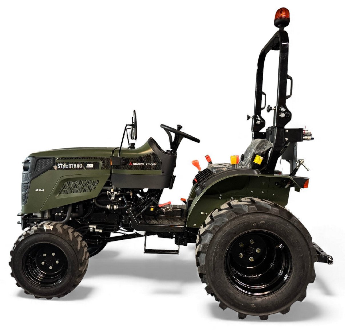 Startrac Allrad-Kleintraktor 22 Nato-Grün mit Ackerstollenbereifung