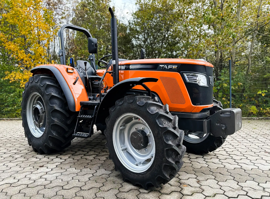 Tafe Allrad-Universalschlepper 7515 GE Grundmaschine mit AS-Bereifung