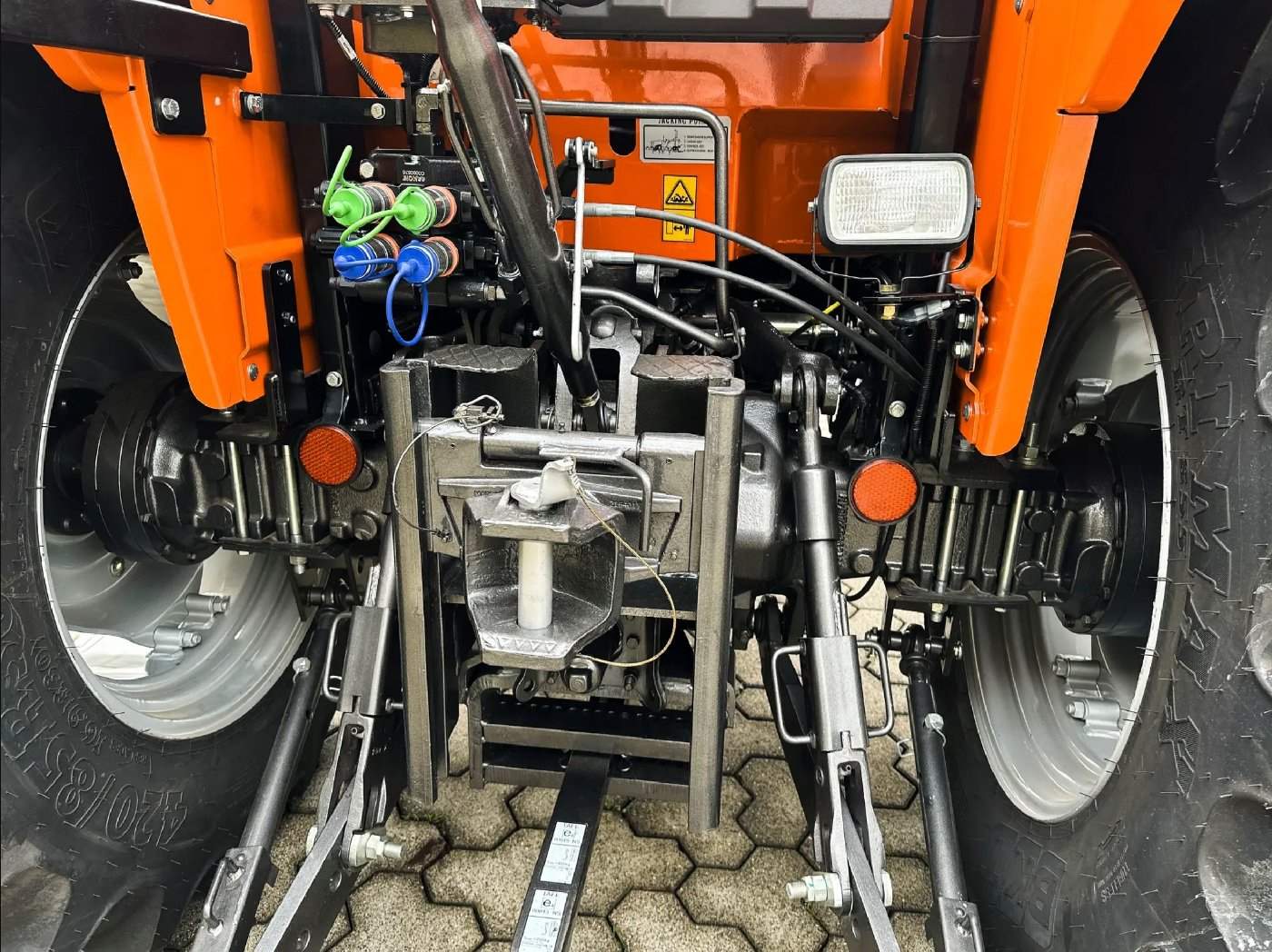 Tafe Allrad-Universalschlepper 7515 GE Grundmaschine mit AS-Bereifung